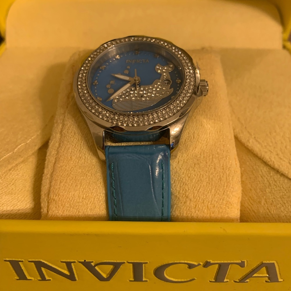 New Women’s Invicta